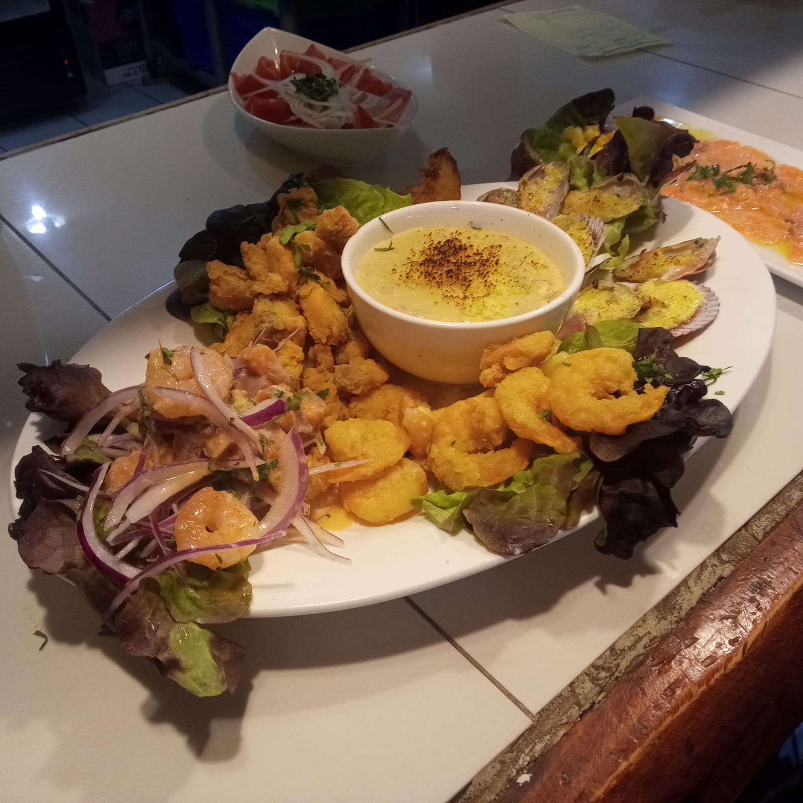 Restaurant, Cabañas, Tinaja con hidromasaje, Mini Zoológico y más