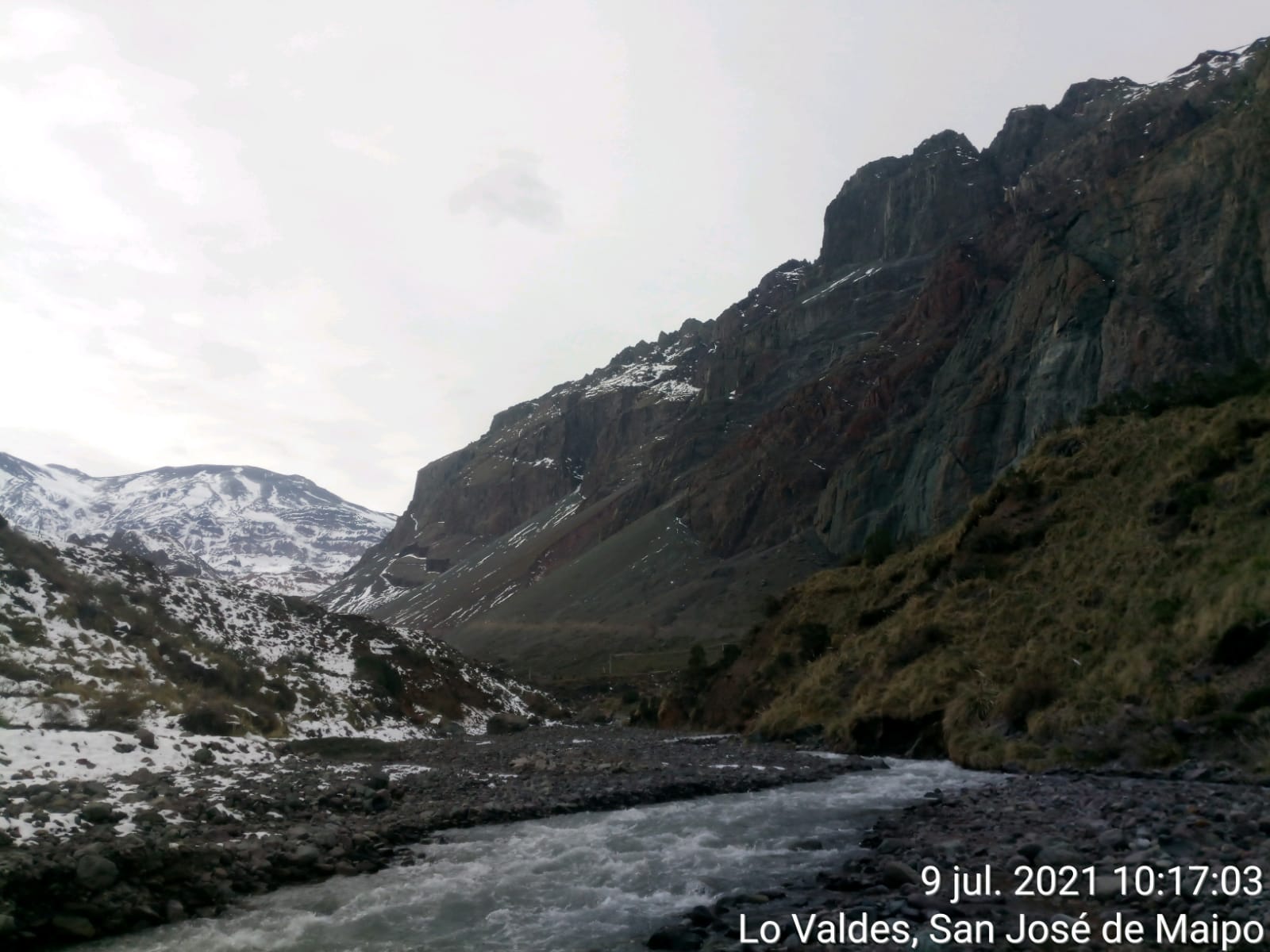 La silenciosa destrucción del humedal Lo Valdés Minera “Volcanita